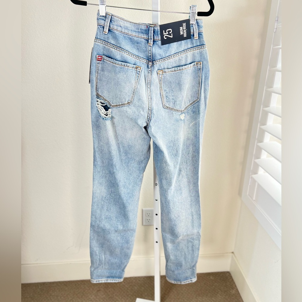BDG Mom high-rise distressed jeans jeans. Size 25. Retails $69 NWT. - Picture 15 of 17